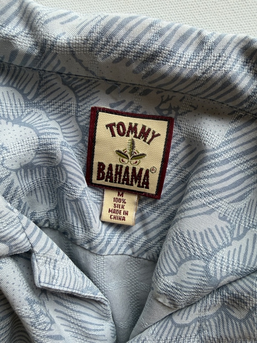 Tommy Bahama Silk Camp Shirt Light Blue Floral Short Sleeve Button Up M - Picture 4 of 11